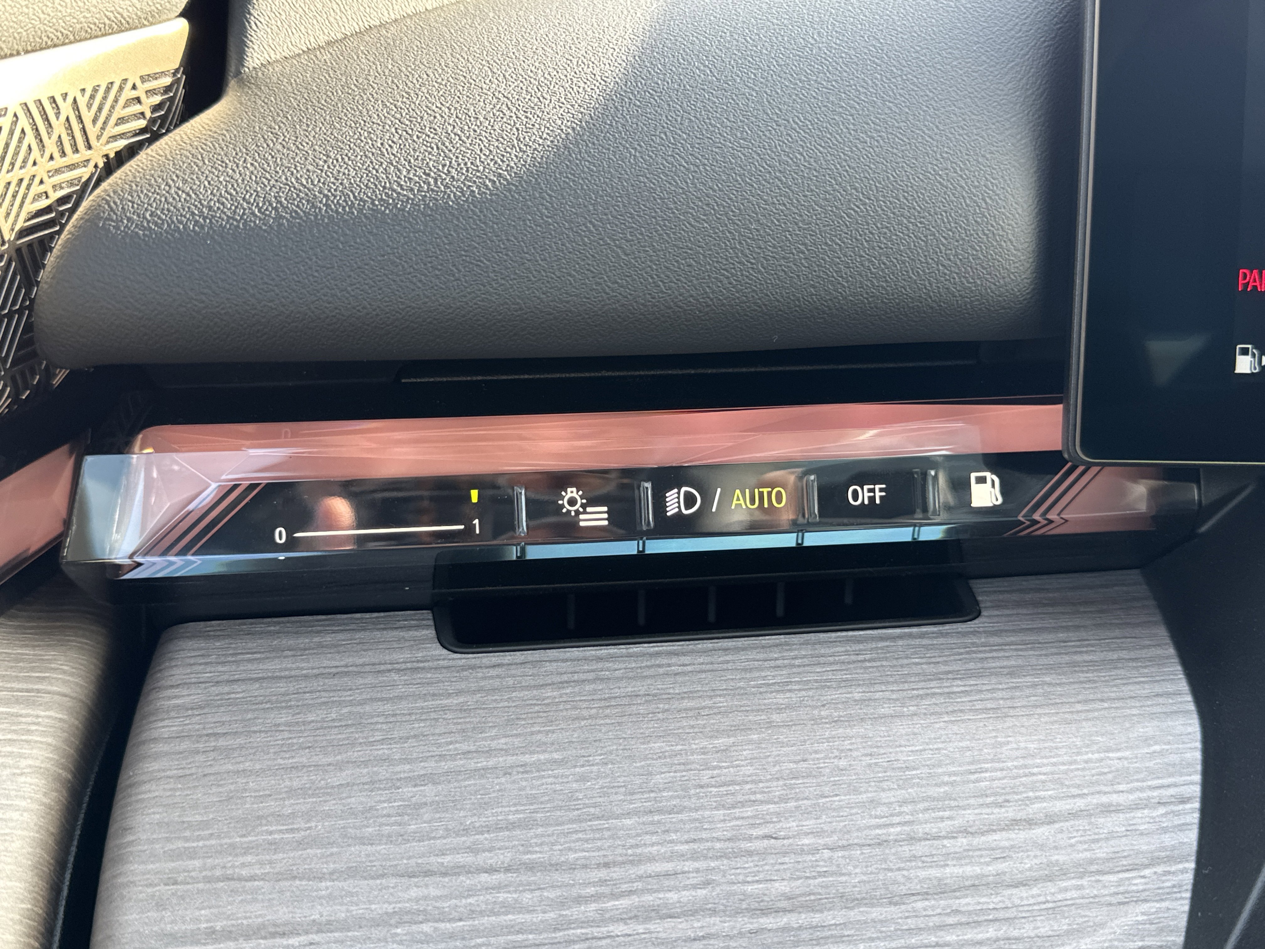 New 2026 BMW 550e xDrive w/ Executive Package image 19