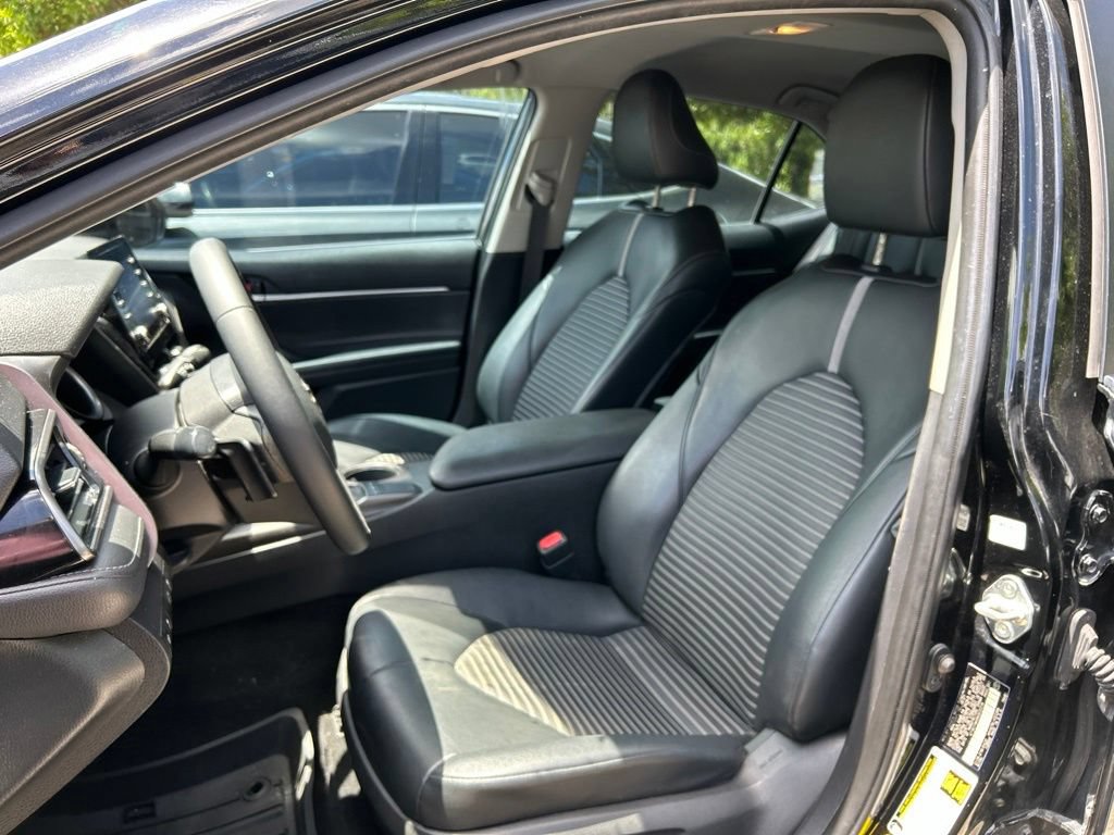Used 2022 Toyota Camry SE FWD image 12