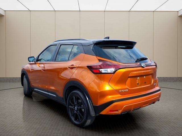 Used 2023 Nissan Kicks SR w/ SR Premium Package FWD image 12
