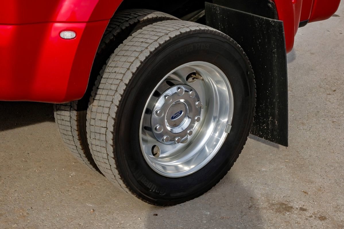 Used 2022 Ford F450 Limited w/ FX4 Off-Road Package image 59