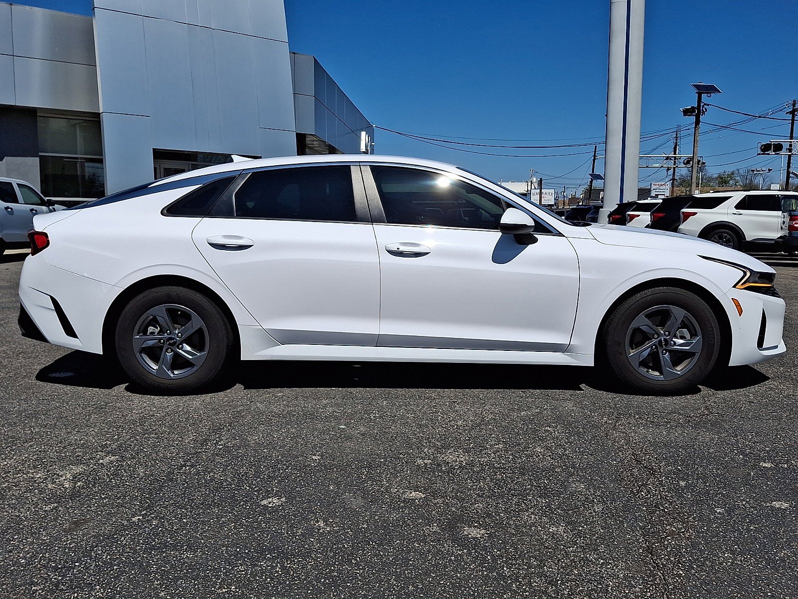 Used 2022 Kia K5 LXS image 7