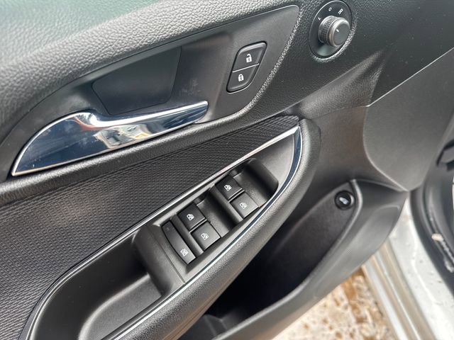 Used 2017 Chevrolet Cruze LT image 13