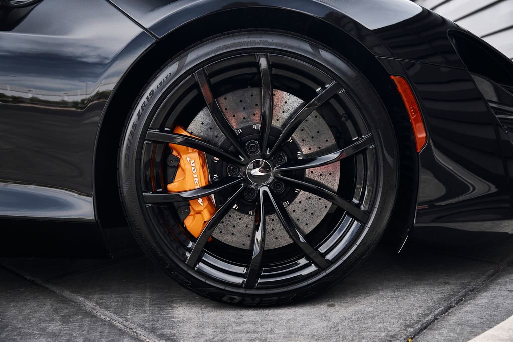 Used 2024 McLaren Artura image 24