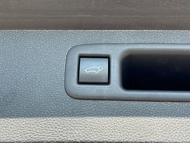 Used 2021 Toyota Highlander XLE image 14