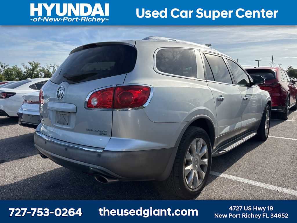 Used 2011 Buick Enclave CXL image 3