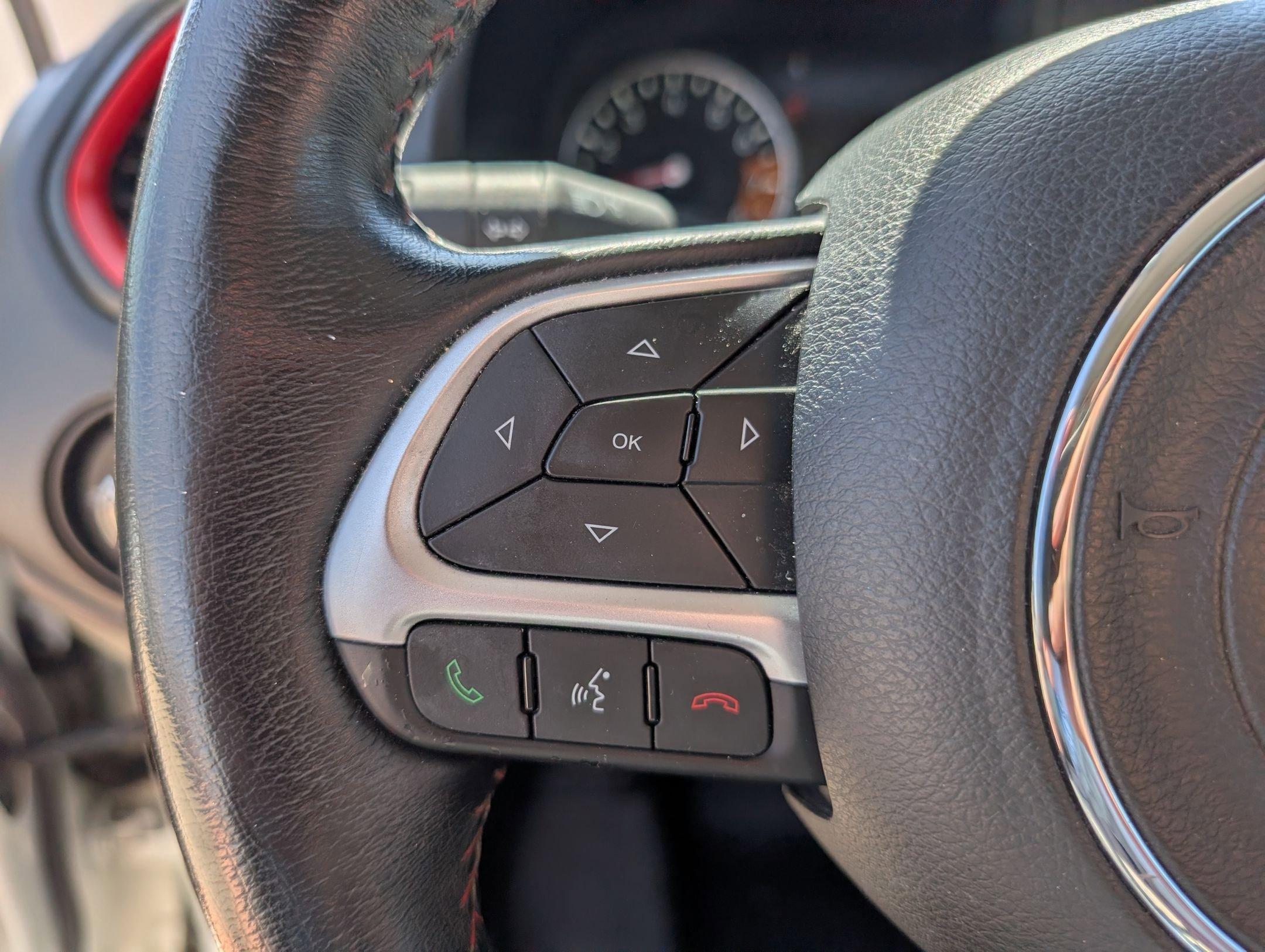 Used 2021 Jeep Renegade Trailhawk AWD/4WD image 16