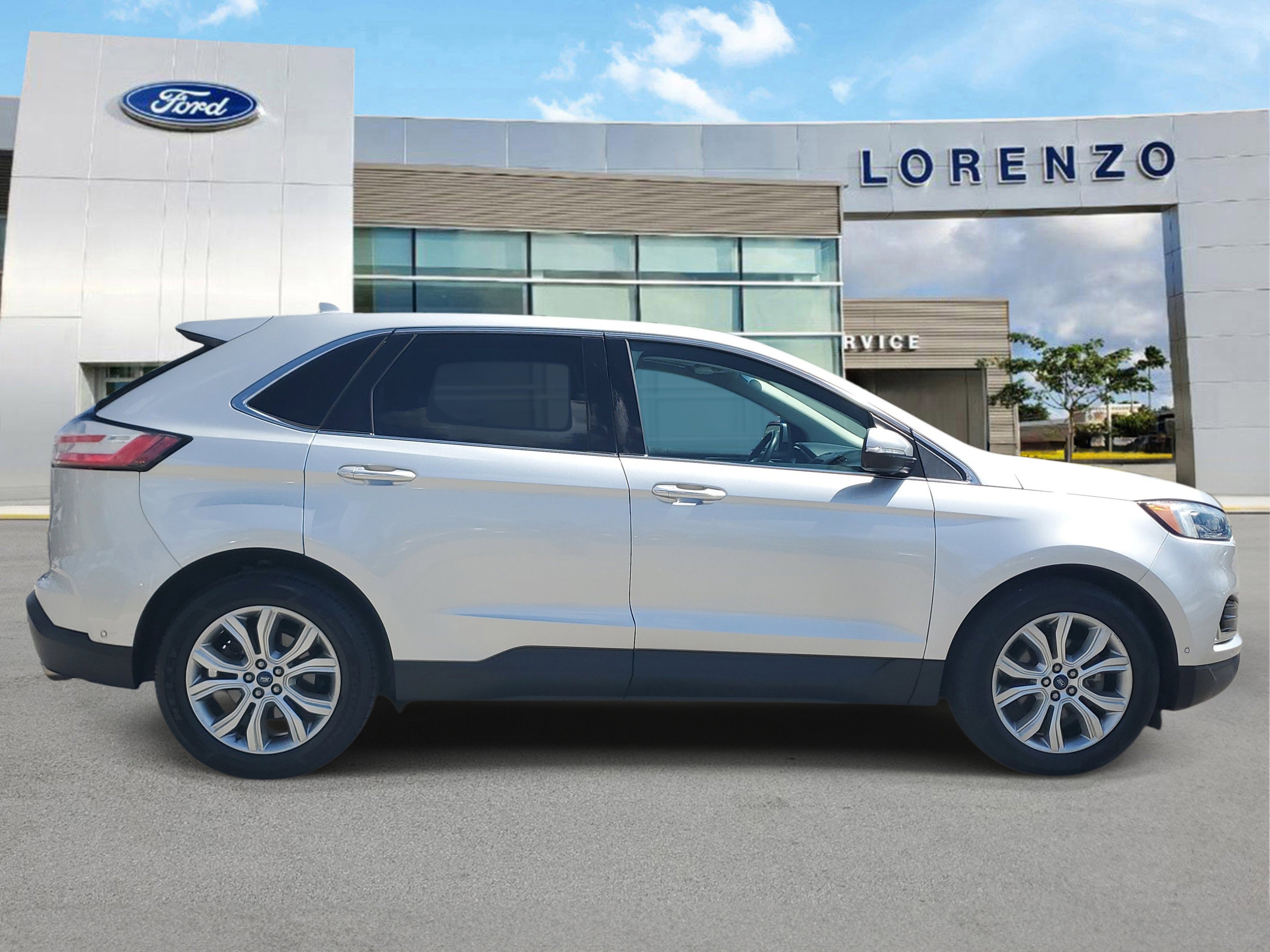 Used 2019 Ford Edge Titanium w/ Equipment Group 301A image 4
