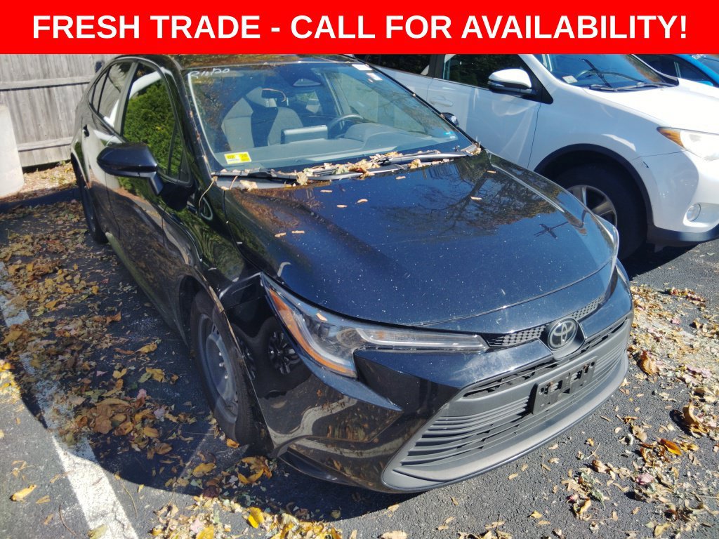 Used 2024 Toyota Corolla LE FWD image 1