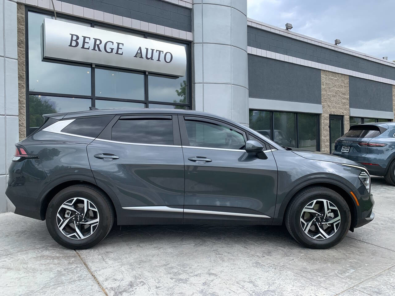 Used 2024 Kia Sportage LX image 6