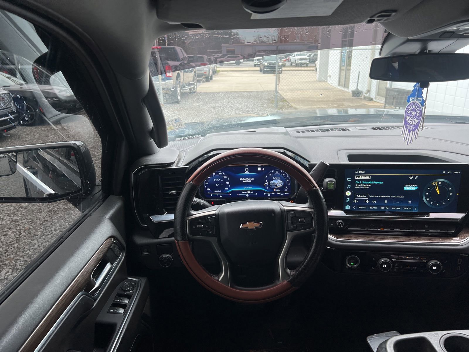 Used 2022 Chevrolet Silverado 1500 LT image 11