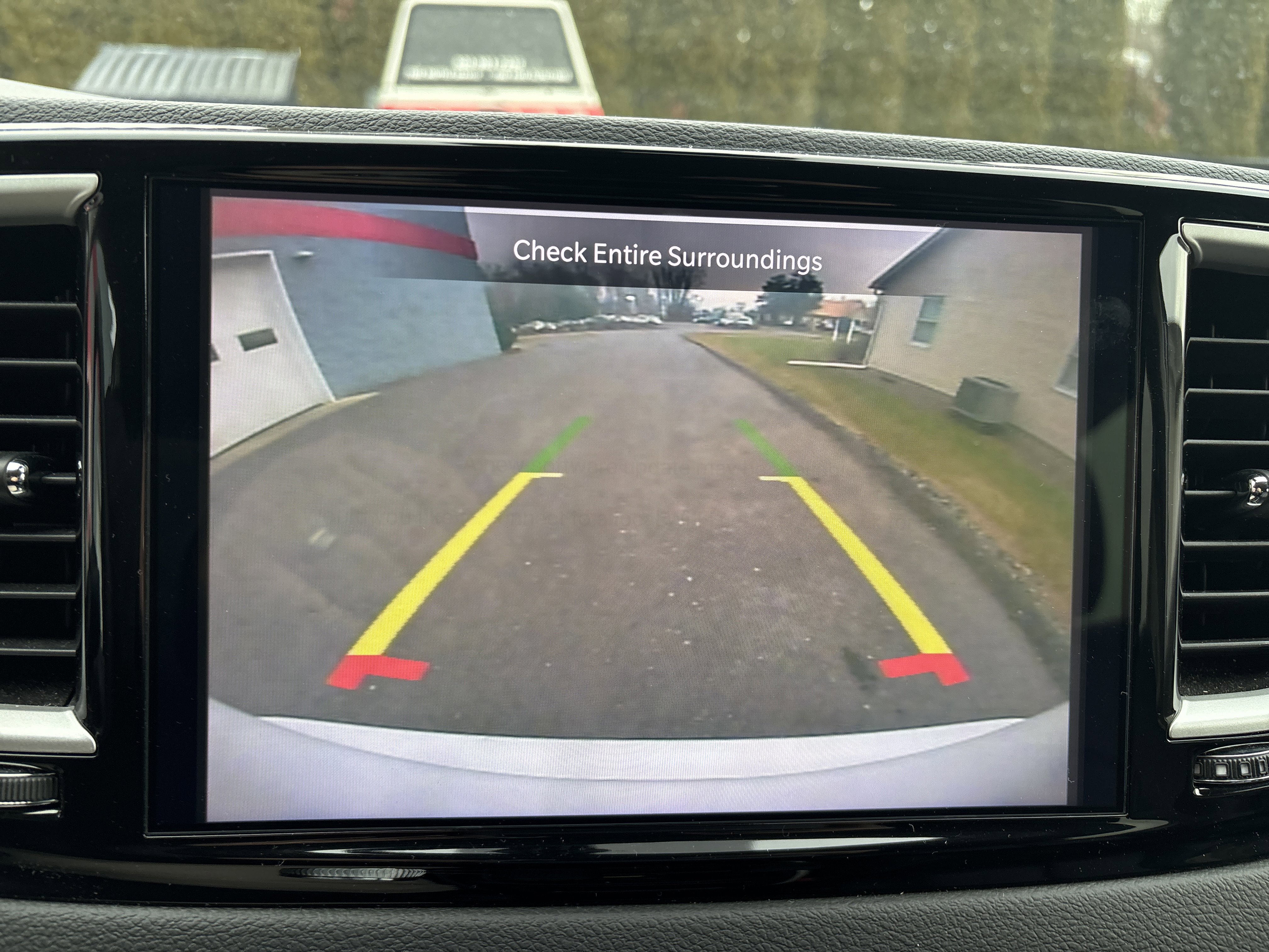 Used 2024 Chrysler Pacifica Touring-L image 28