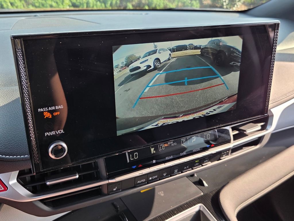 Used 2025 Toyota Sienna XSE image 22