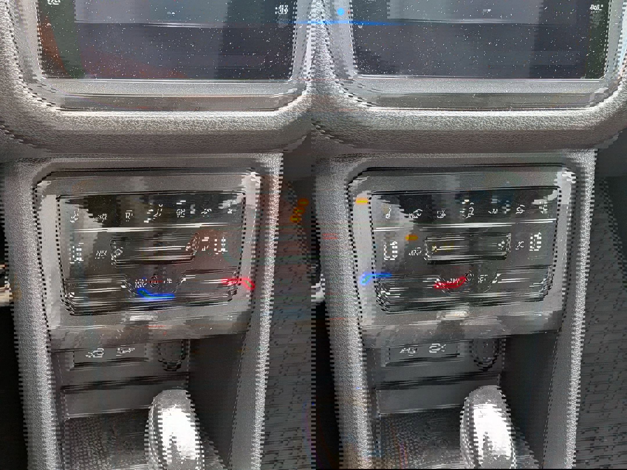 Used 2024 Volkswagen Tiguan SE R-Line image 24