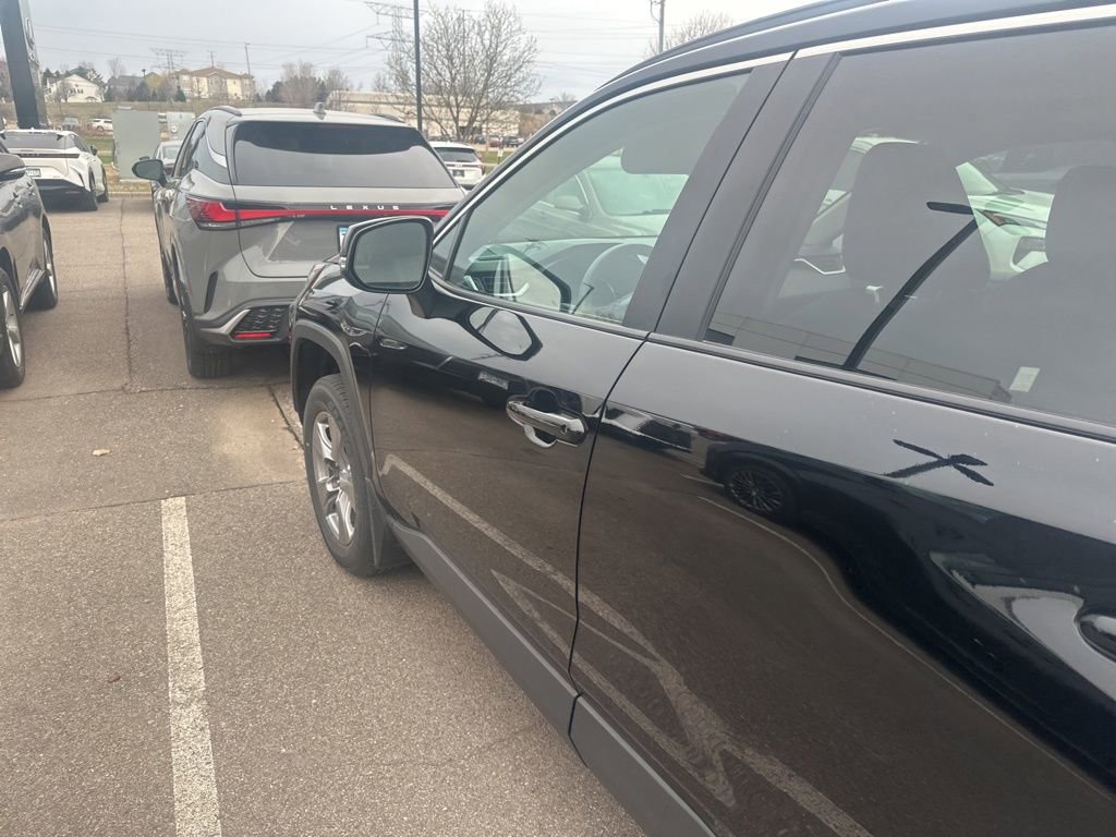 Used 2022 Toyota RAV4 XLE w/ Convenience Package AWD/4WD image 16