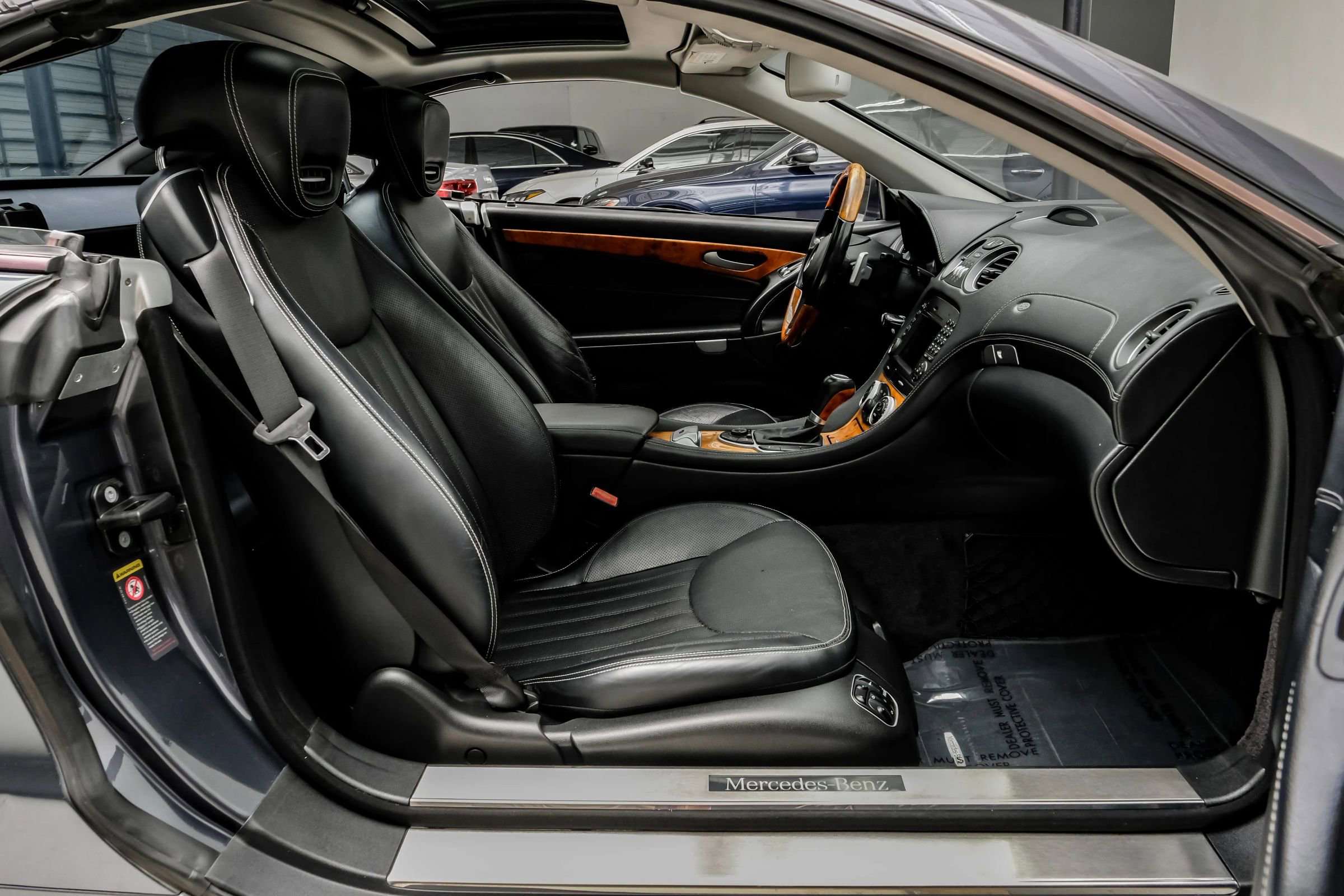 Used 2012 Mercedes-Benz SL 550 image 32