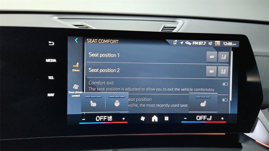 Used 2025 BMW X2 xDrive28i w/ Convenience Package image 39