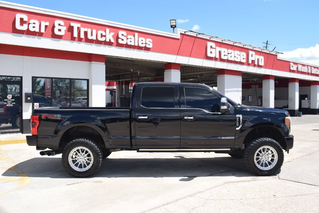 Used 2017 Ford F250 Platinum w/ Platinum Ultimate Package AWD/4WD image 2