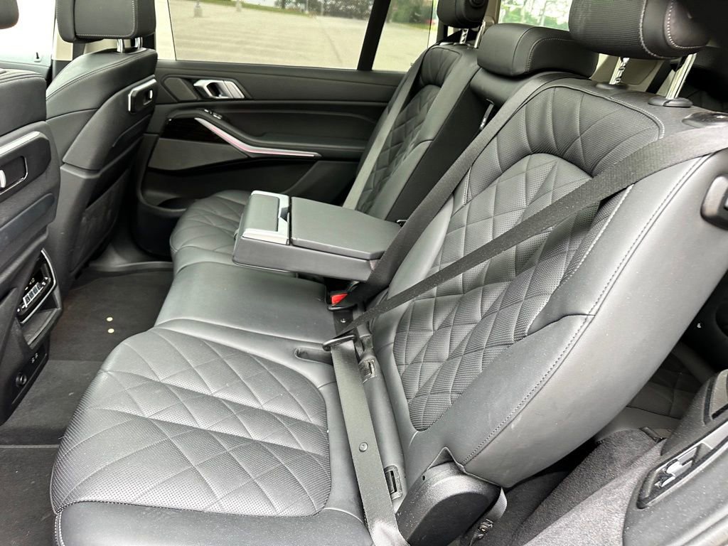 Used 2024 BMW X7 xDrive40i image 14