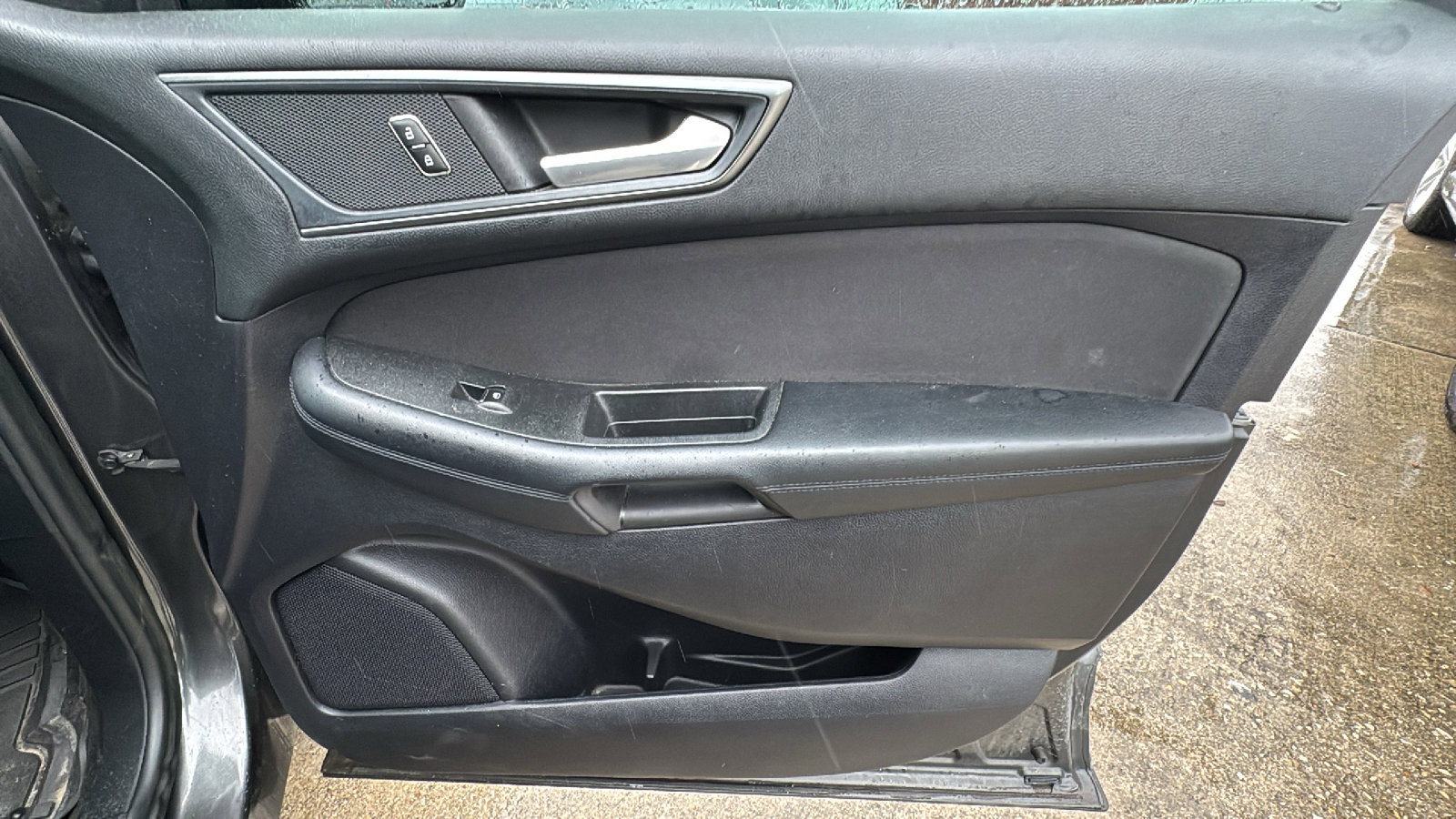 Used 2019 Ford Edge SE image 29