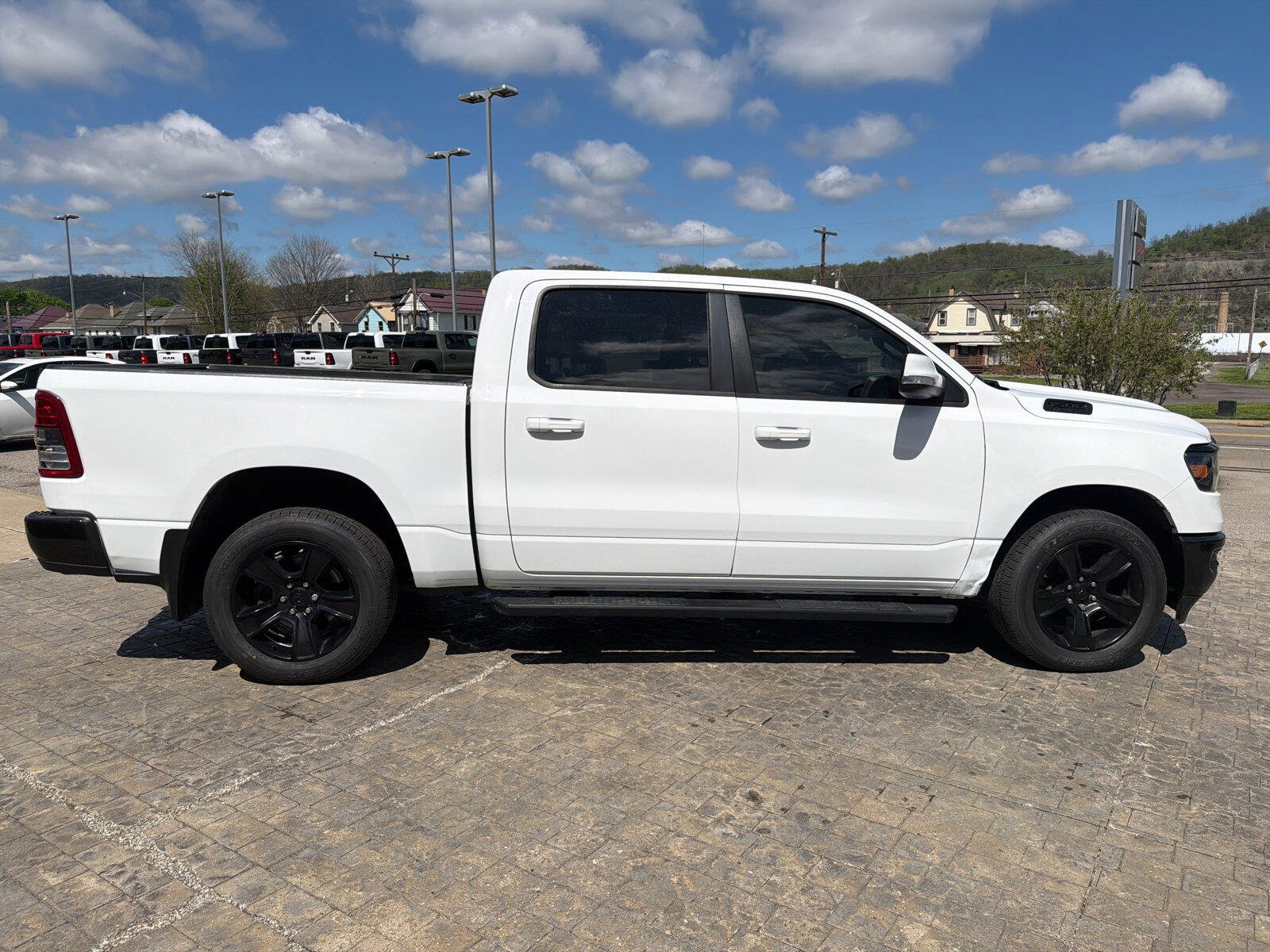 Used 2020 RAM 1500 Big Horn AWD/4WD image 9