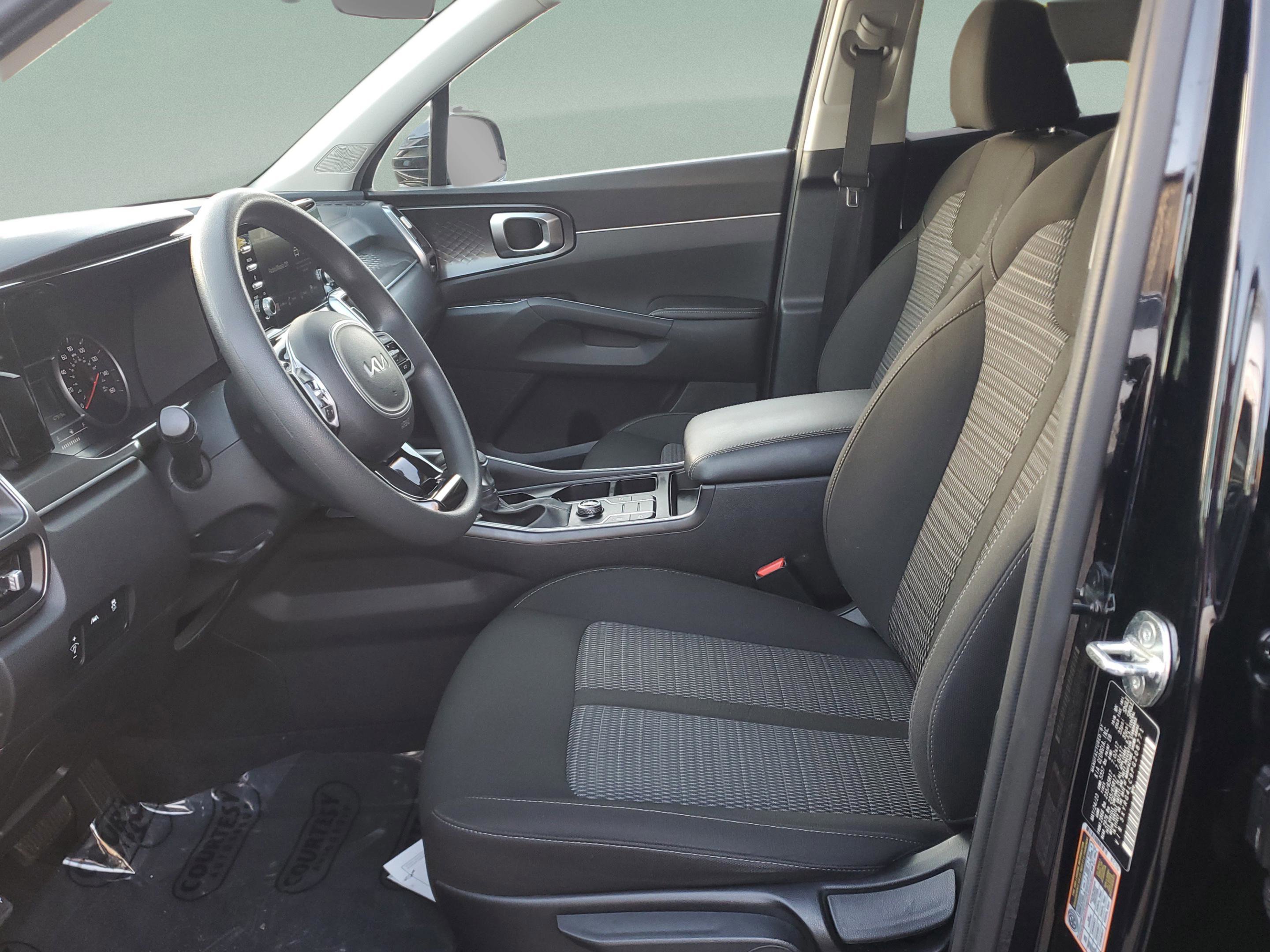 Certified 2023 Kia Sorento LX image 21