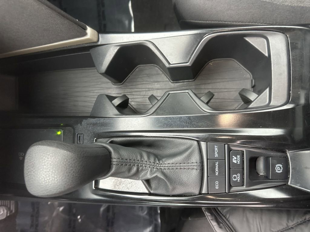 Used 2025 Toyota Camry LE image 11