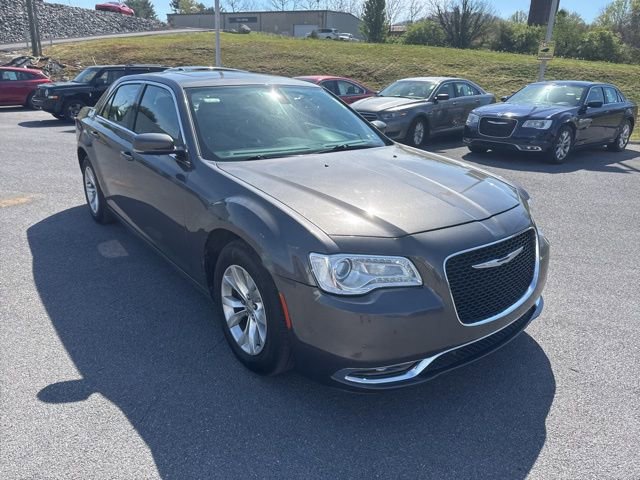 Used 2015 Chrysler 300 Limited w/ 300 Premium Group image 2