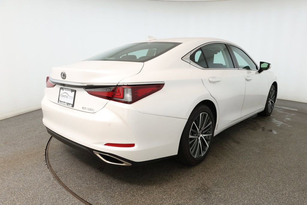 Used 2024 Lexus ES 350 w/ Premium Package image 4