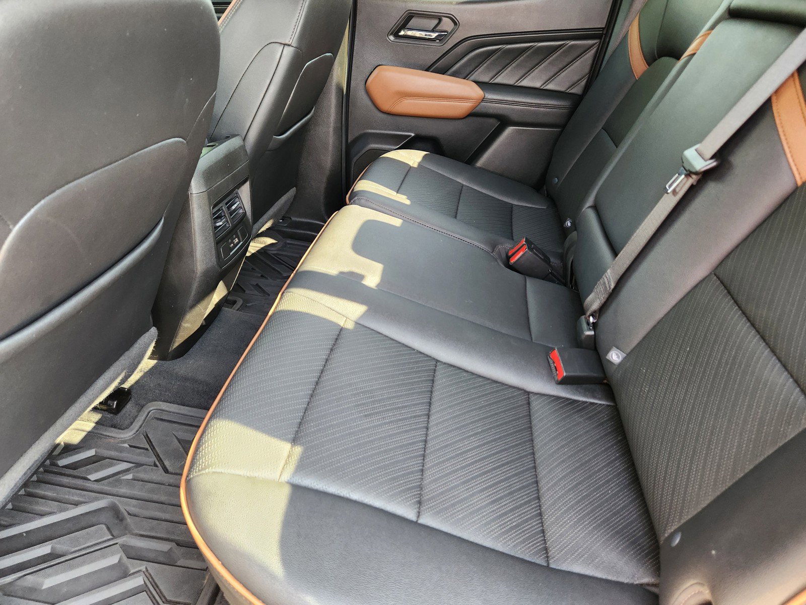 Used 2023 GMC Canyon AT4 w/ AT4 Premium Package image 11