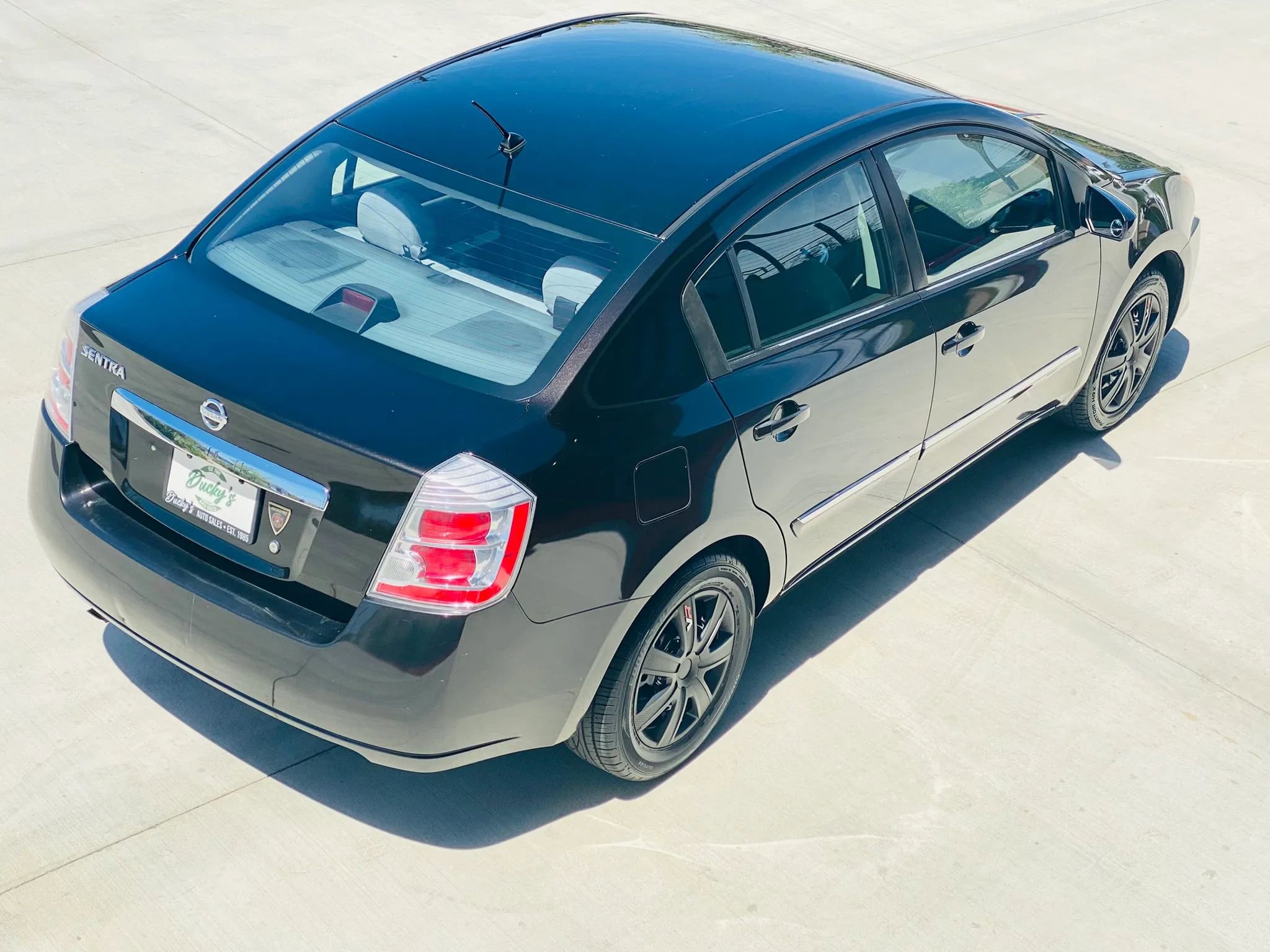 Used 2010 Nissan Sentra 2.0 S FWD image 35