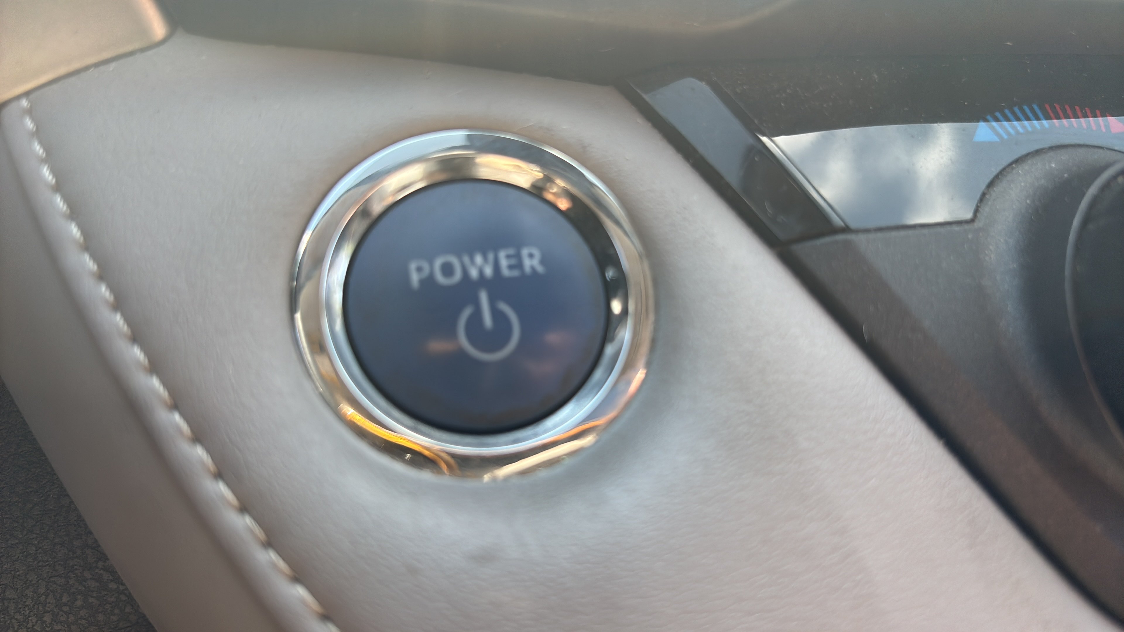 Used 2017 Toyota RAV4 XLE AWD/4WD image 19