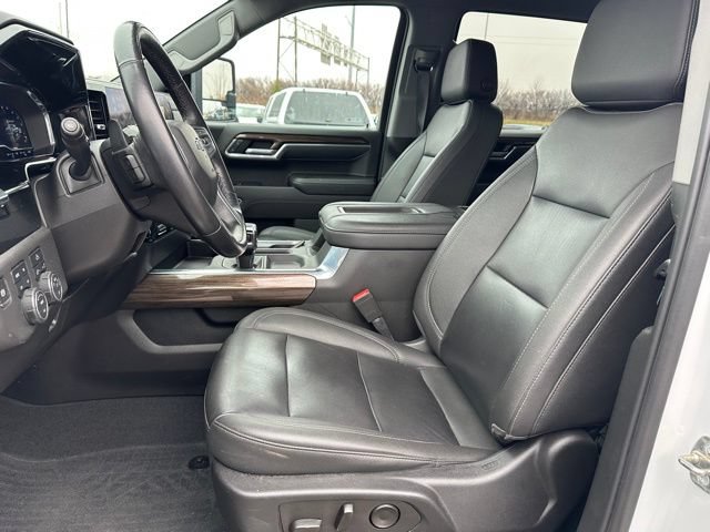 Used 2022 Chevrolet Silverado 1500 LT Trail Boss w/ Convenience Package II AWD/4WD image 12