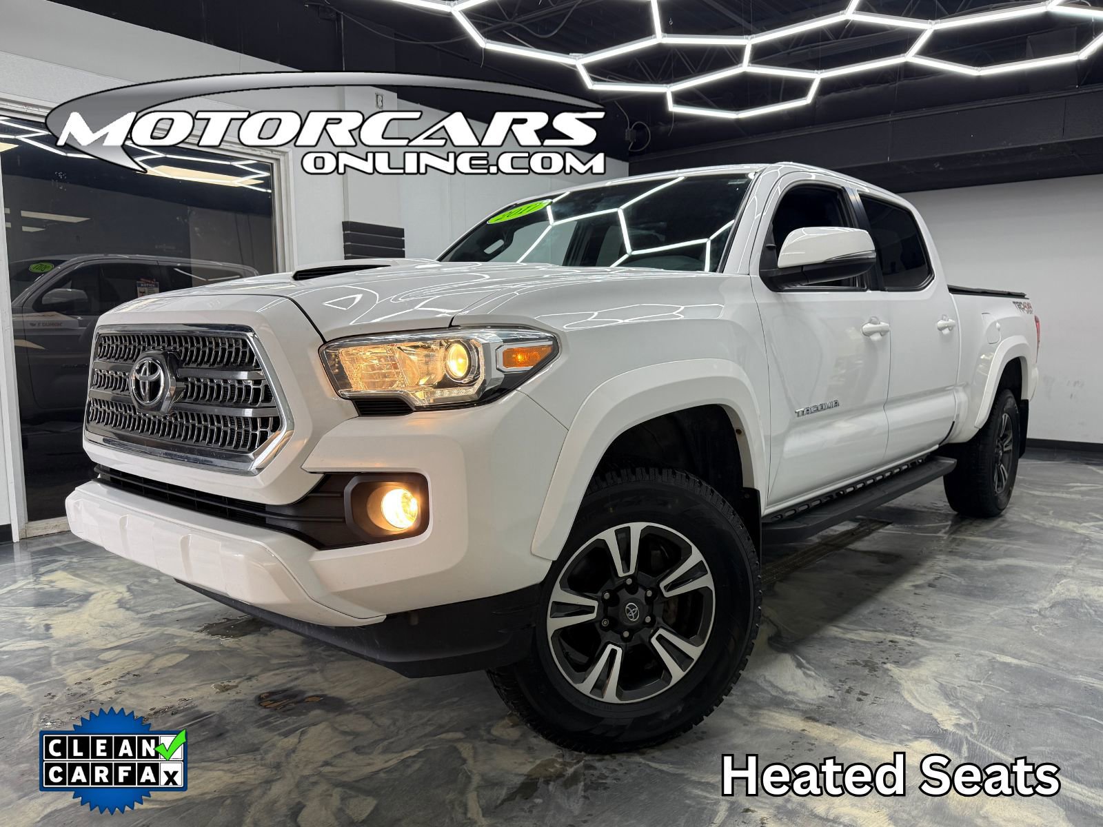 Used 2017 Toyota Tacoma TRD Off-Road image 1