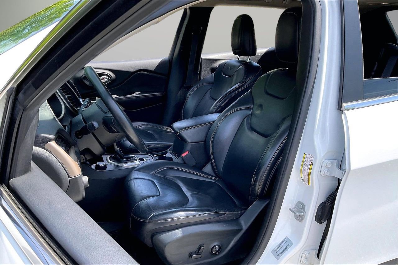 Used 2017 Jeep Cherokee Limited AWD/4WD image 22