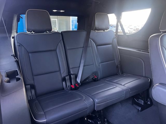 Used 2026 Chevrolet Suburban Premier AWD/4WD image 25