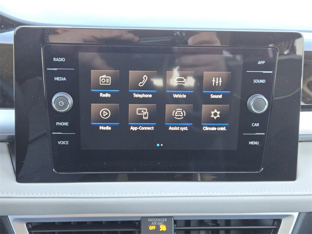 New 2026 Volkswagen Taos SE image 14