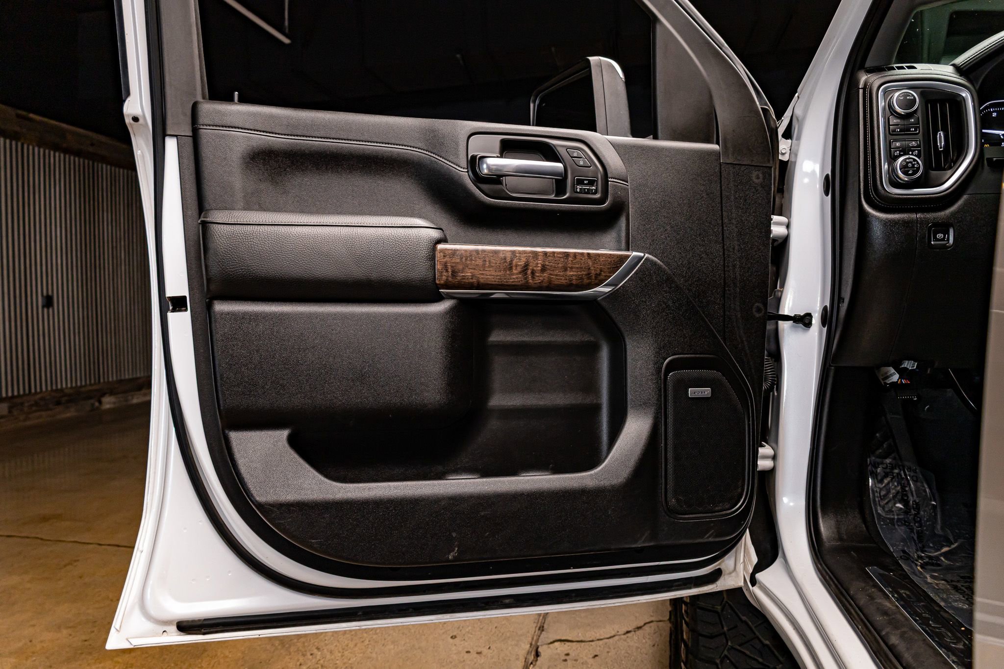 Used 2023 GMC Sierra 2500 Denali w/ Denali Ultimate Package image 29