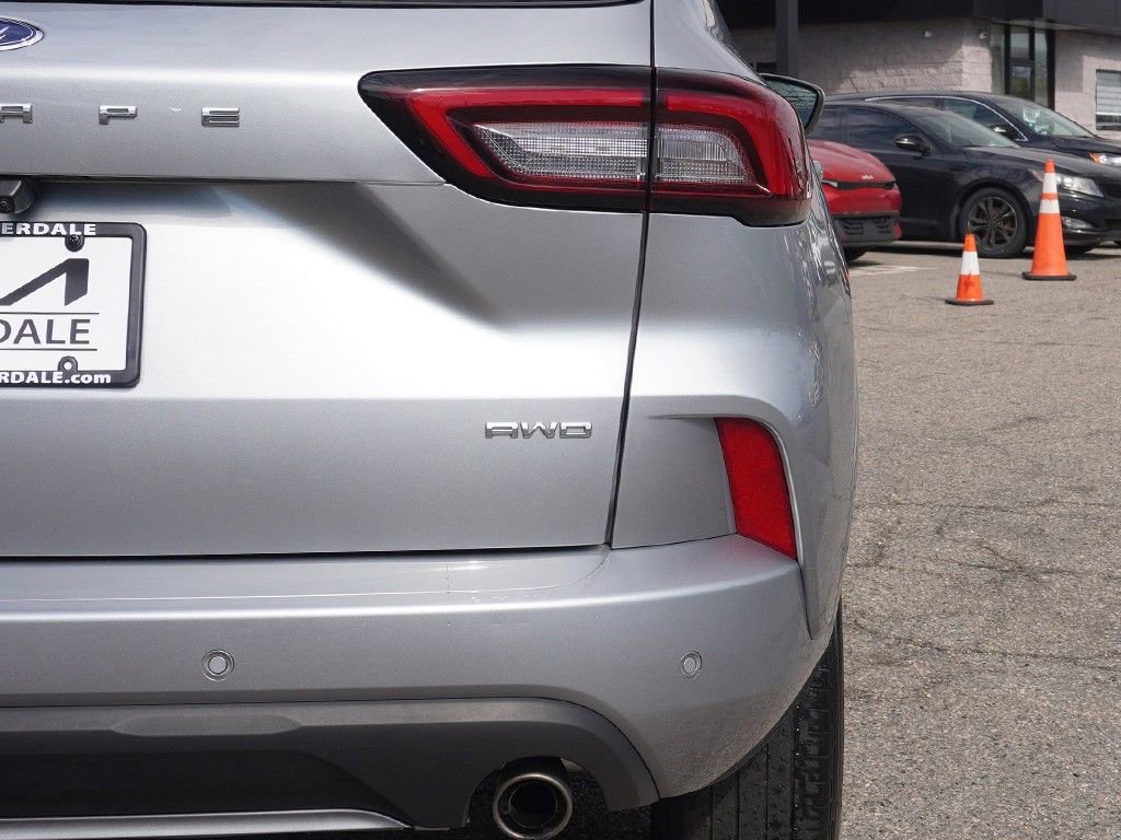 Used 2023 Ford Escape ST-Line Elite image 16