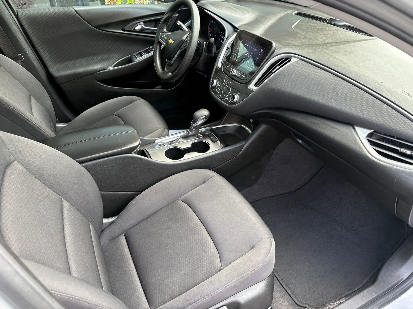 Used 2022 Chevrolet Malibu LT FWD image 23
