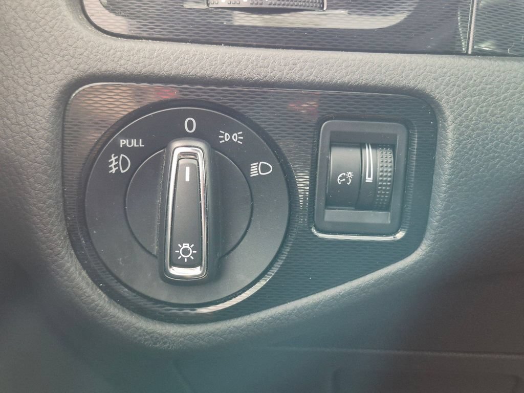 Used 2017 Volkswagen GTI S FWD image 15