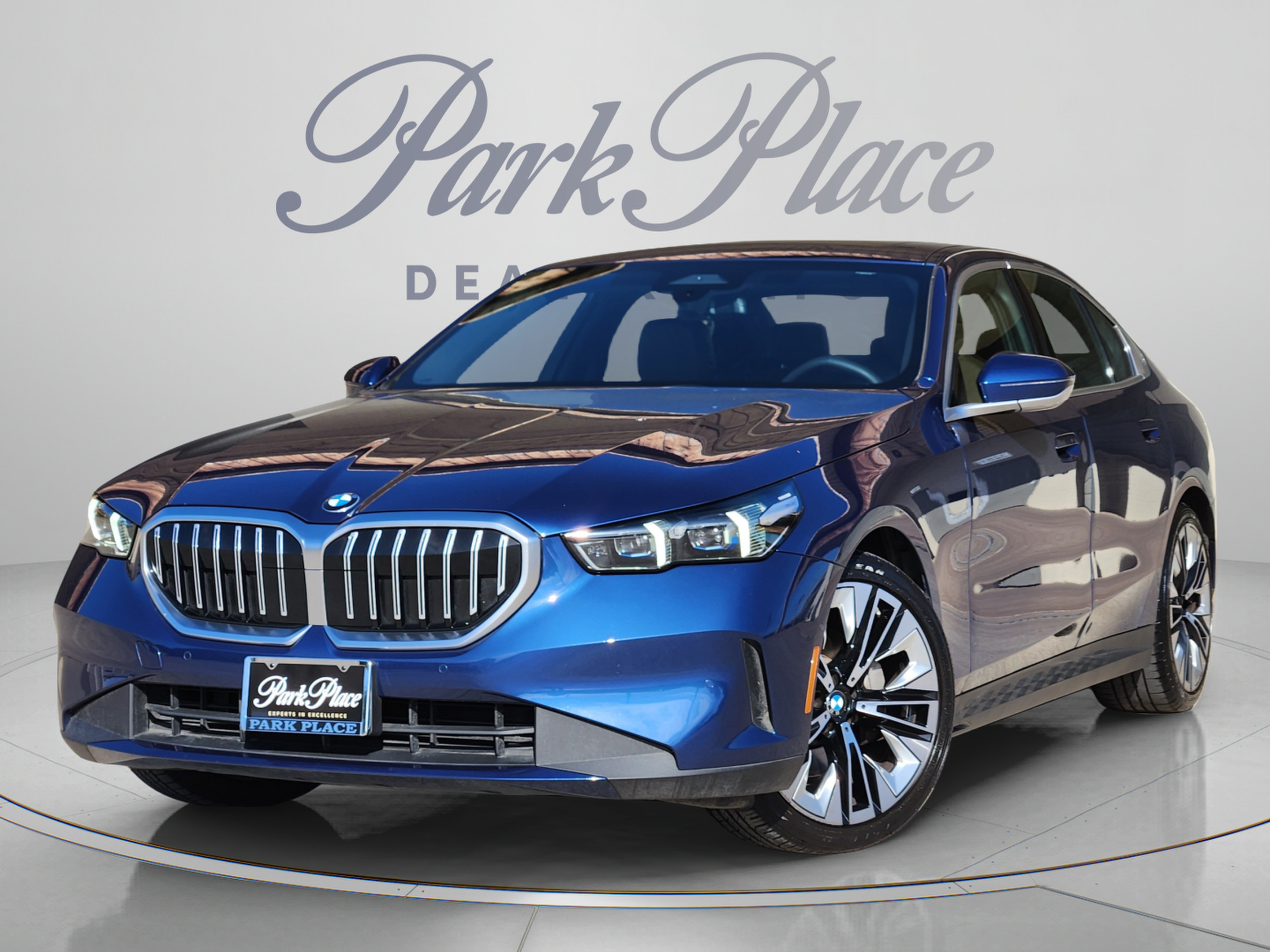 Used 2024 BMW 530i w/ Convenience Package RWD image 1