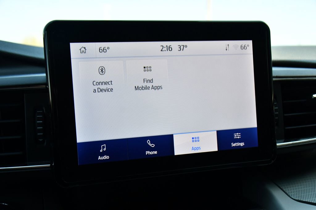 Used 2024 Ford Explorer XLT w/ Equipment Group 202A AWD/4WD image 34