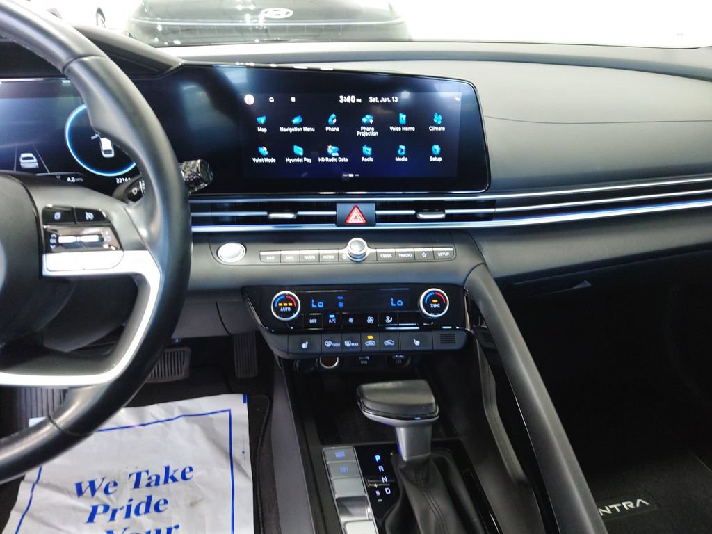 Certified 2023 Hyundai Elantra Limited FWD image 18
