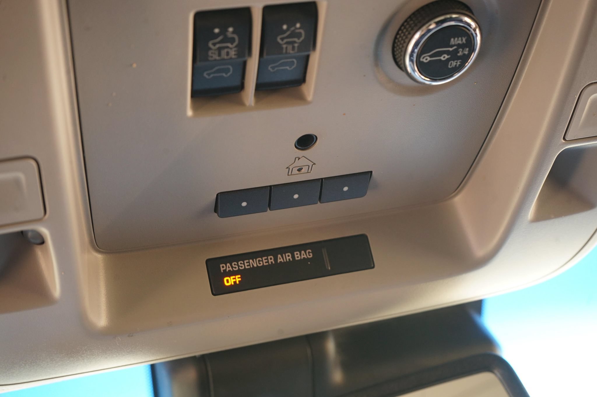 Used 2017 Chevrolet Suburban Premier AWD/4WD image 26