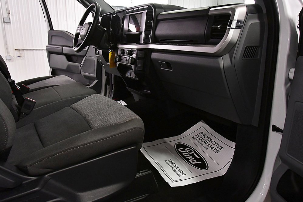 Used 2024 Ford F350 XLT image 31