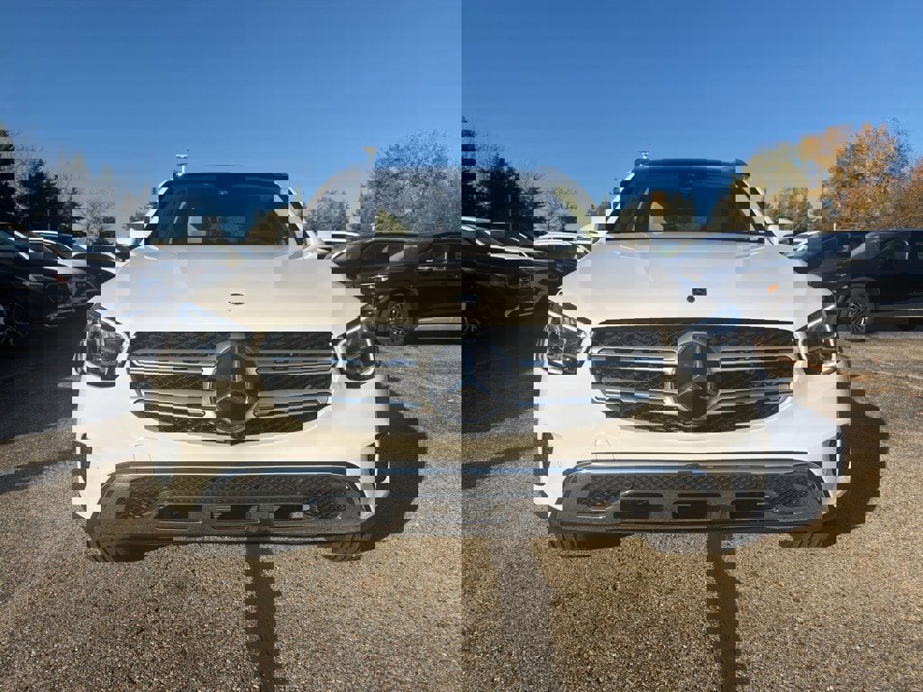 Used 2022 Mercedes-Benz GLC 300 4MATIC image 2