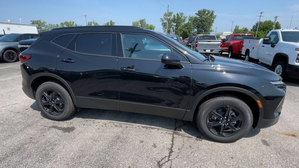 New 2026 Chevrolet Blazer LT w/ Convenience Package FWD image 3
