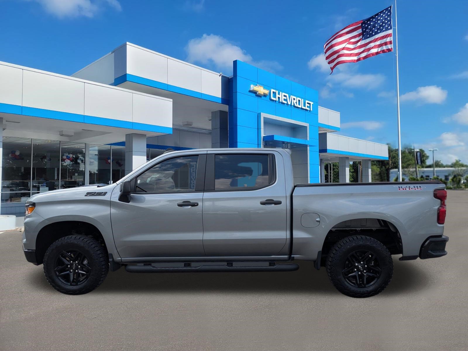 Used 2026 Chevrolet Silverado 1500 Custom Trail Boss w/ LPO, Dark Essentials Package image 7