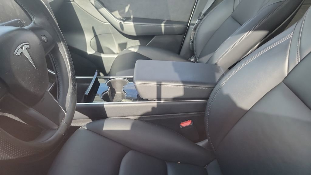 Used 2021 Tesla Model Y Long Range image 5