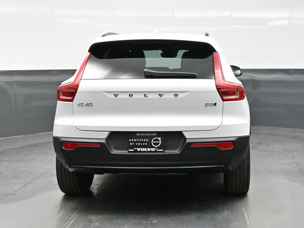 Used 2025 Volvo XC40 B5 Plus image 6